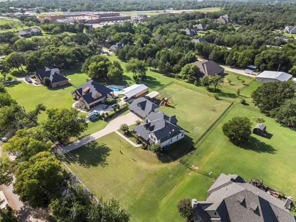 3175 Collins Rd, Burleson, TX 76028