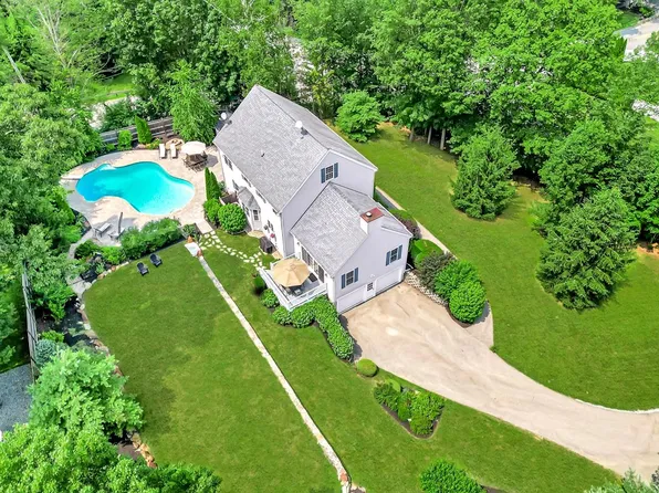 3 Bare Hill Rd, Groveland, MA 01834