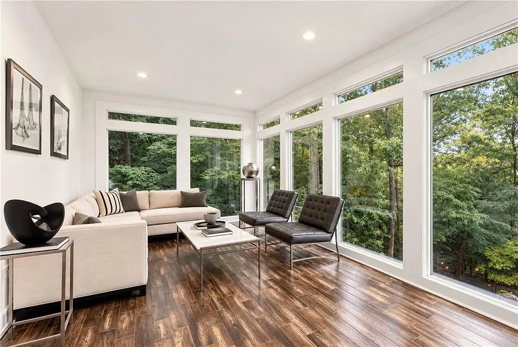 5 bed, 5.0 bath, 3888 sqft, $10,500 — Photo 3