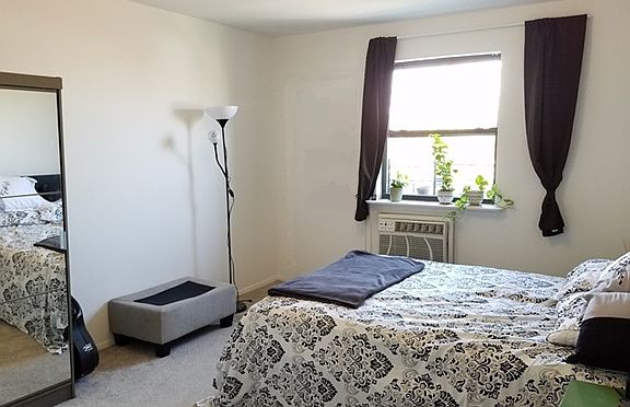 4th image of 3123 Crescent St APT 3D