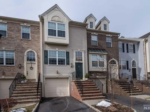 899 Somerset Ct, Ramsey, NJ 07446