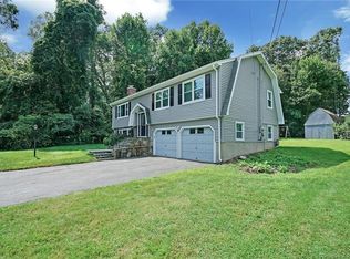 32 Webster Dr, Shelton, CT 06484