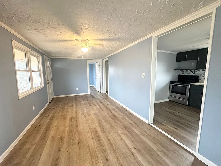 116 Cooper Rd — Photo 6