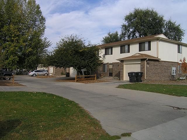 2nd image of 831 Meeker St APT C