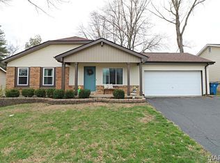 410 Woodland Hill Ct, Ballwin, MO