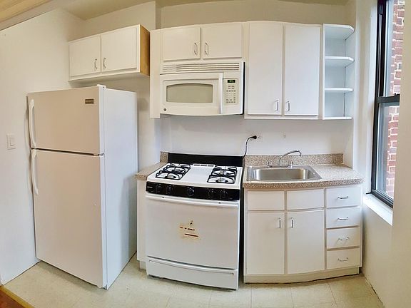 3rd image of 44-55 Kissena Blvd APT 4E