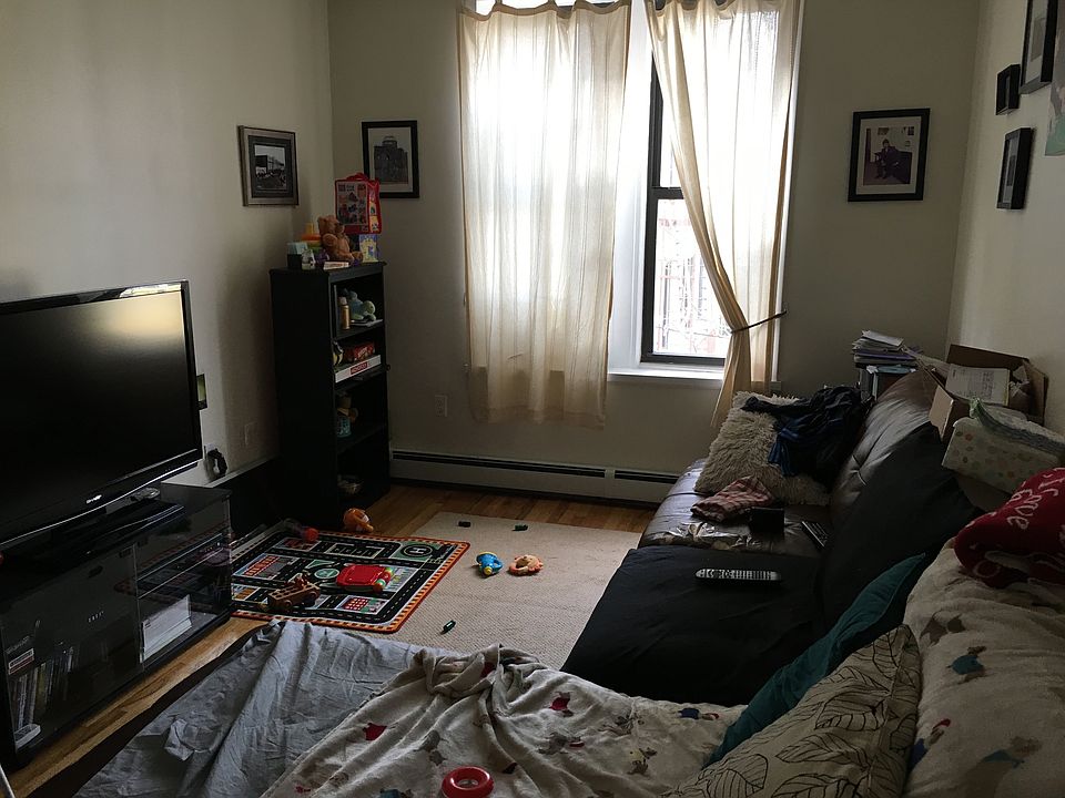 1st image of 2710 23rd Ave APT 1