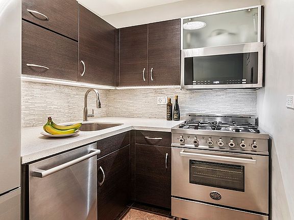 3rd image of 430 W 34th St APT 3J