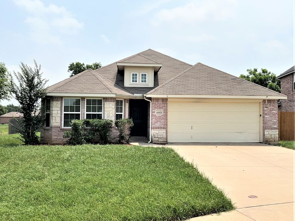 1st image of 1212 Gardenia Cir