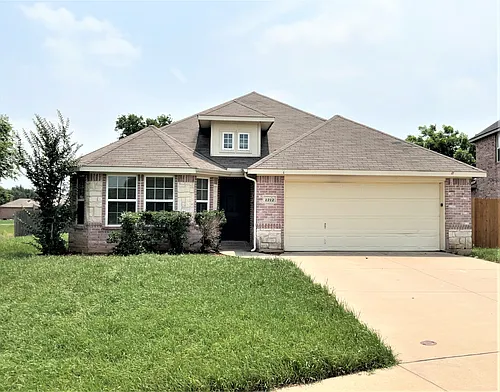 1212 Gardenia Cir Photo 1