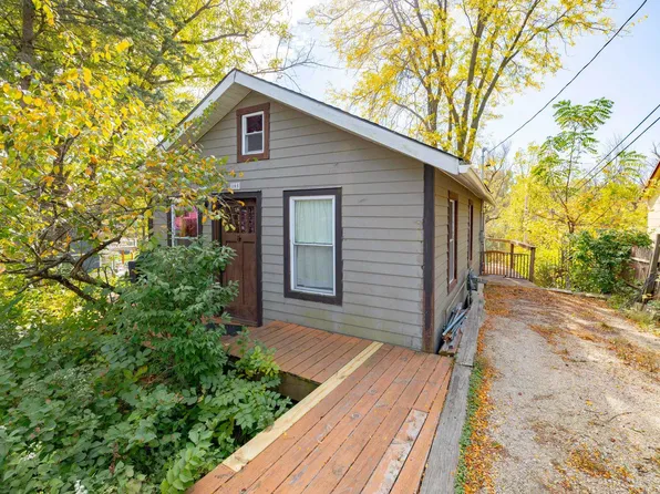 105 Beach Ave, Edgerton, WI 53534