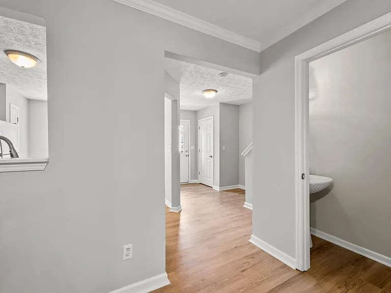 2754 Valley Green Dr — Photo 11