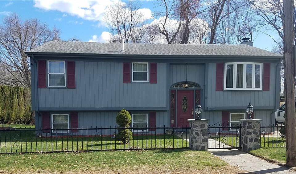 1st image of 15 Cove St