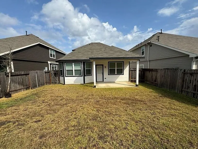 2218 Angie Kaye Dr — Photo 28