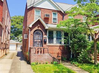 8931 209th St, Queens Village, NY 11427
