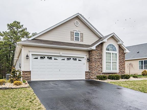 3rd image of 42 Woodview Dr