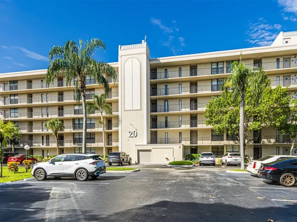 20 Royal Palm #202, Boca Raton, FL 33432