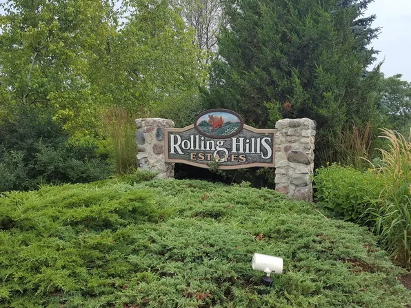 2055 LOWER RIDGE ROAD, Port Washington, WI 53074