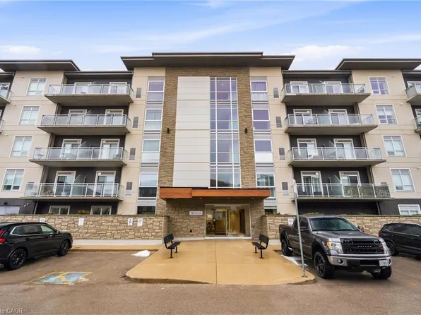 16 Markle Cres #413, Hamilton, ON L9G 0H4