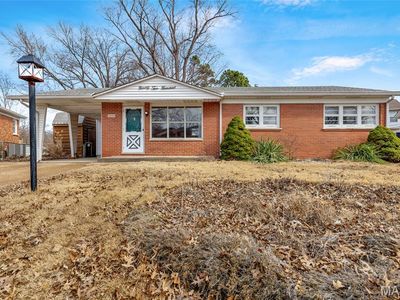 9200 Papoose Dr, Saint Louis, MO, 63123