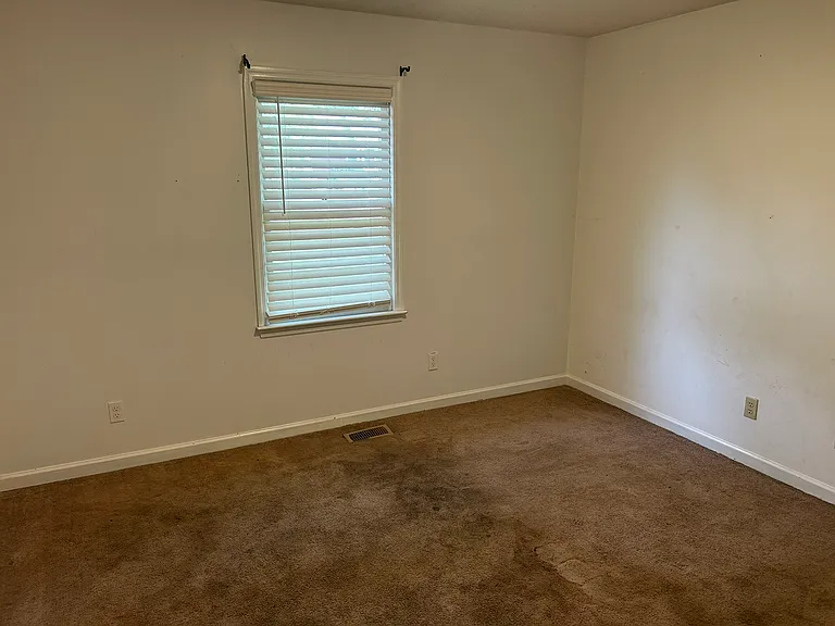 6205 Lakeway Dr — Photo 6