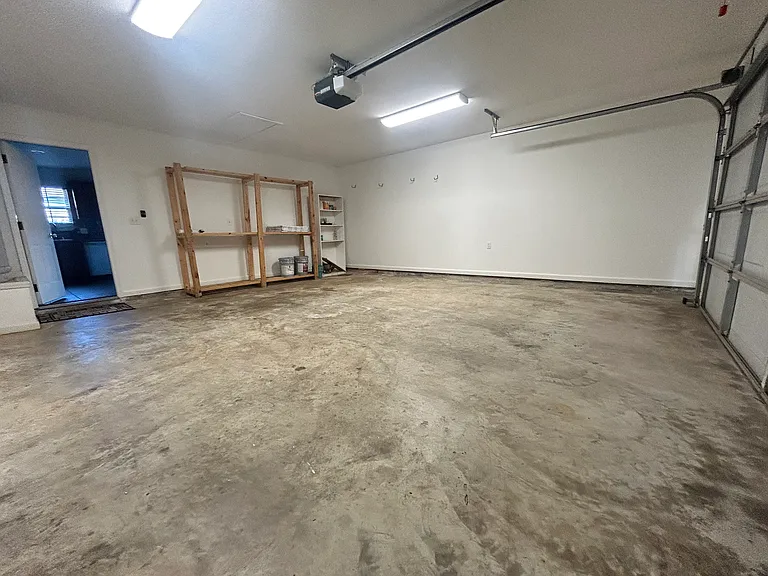 13902 Chrys Cv — Photo 26