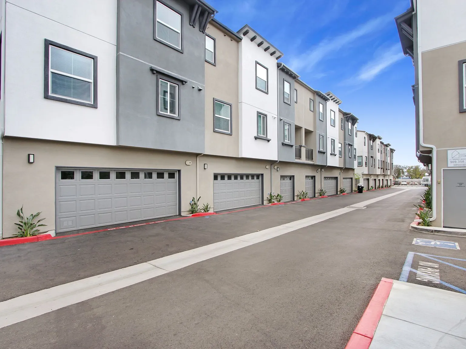 The Willow Townhomes — Photo 2