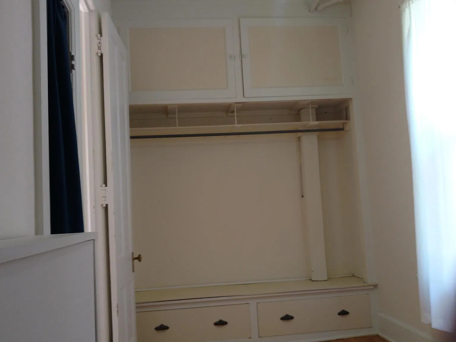 2 bed, 1250 sqft, $1,725 — Photo 2