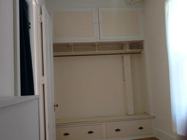 1622 N Warren Ave — Photo 2