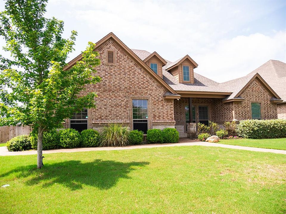 1st image of 101 Troon Dr