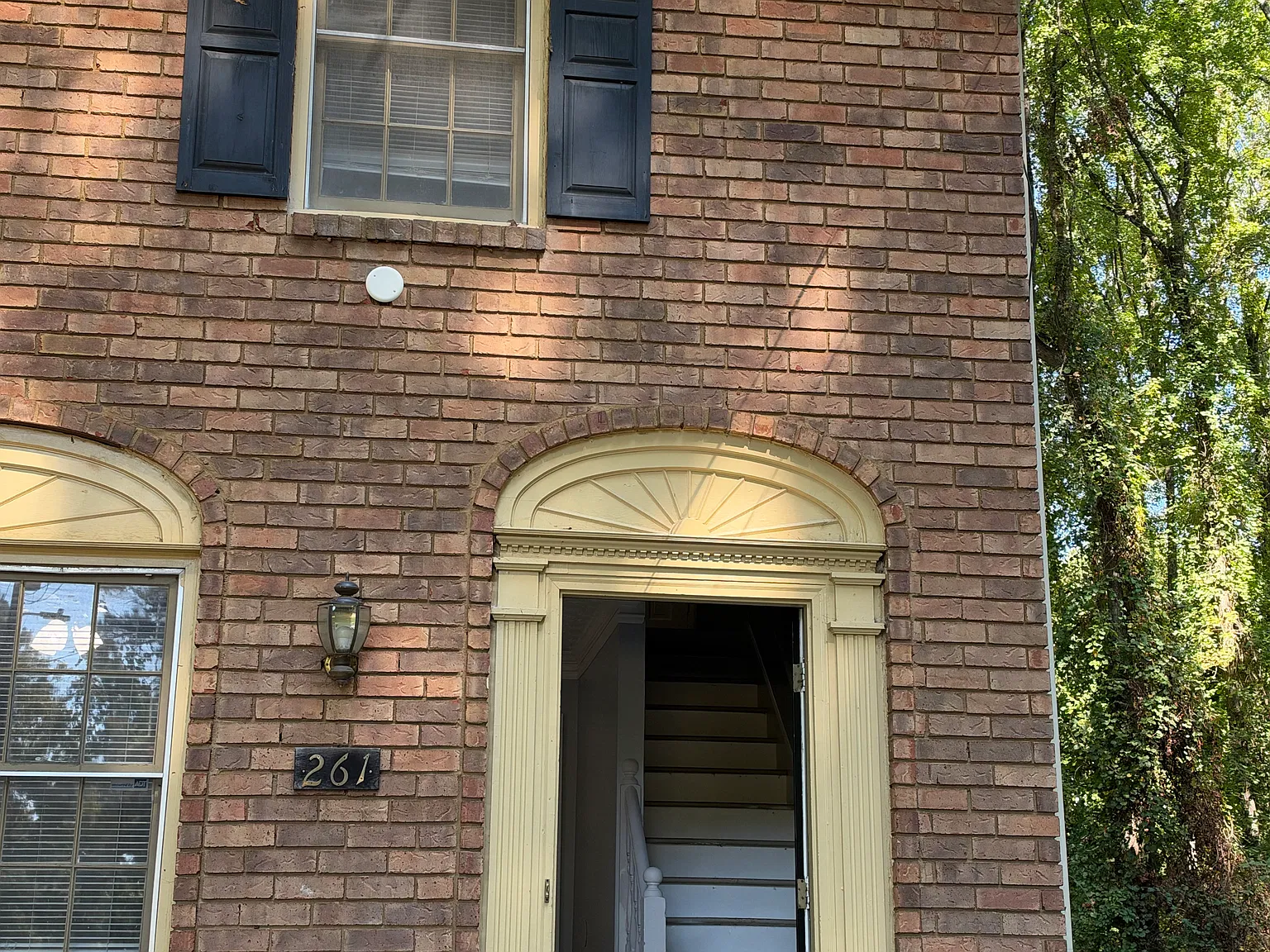 3 bed, 1300 sqft, $1,975 — Photo 1