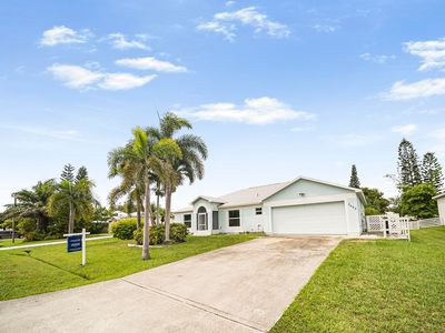 2492 SE Burton Street, Port Saint Lucie, FL, 34952