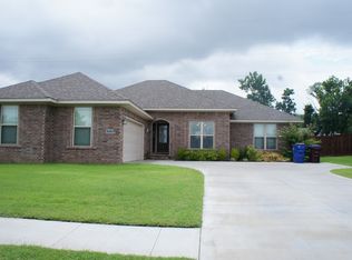 8400 Forest Wood Way, Fort Smith, AR 72916