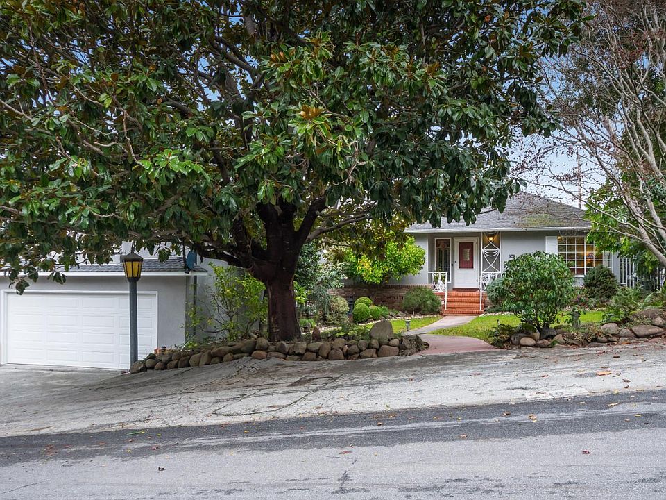 1st image of 10 Melrose Ct