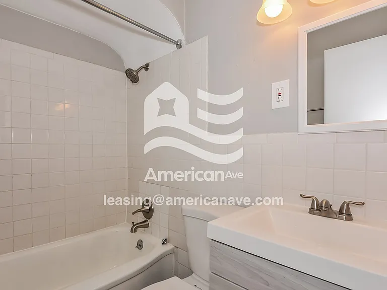 1089248_012_wm_-_bathroom_13245646.jpg