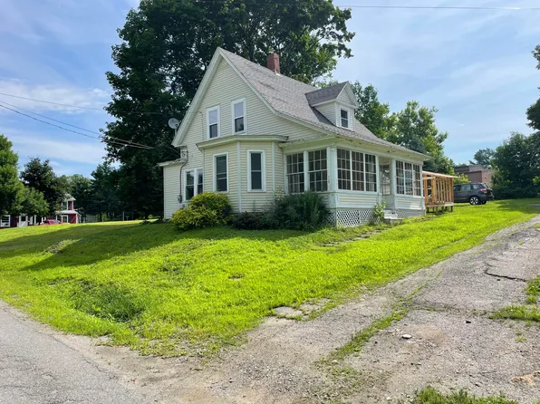 117 Pleasant Street, Dexter, ME 04930