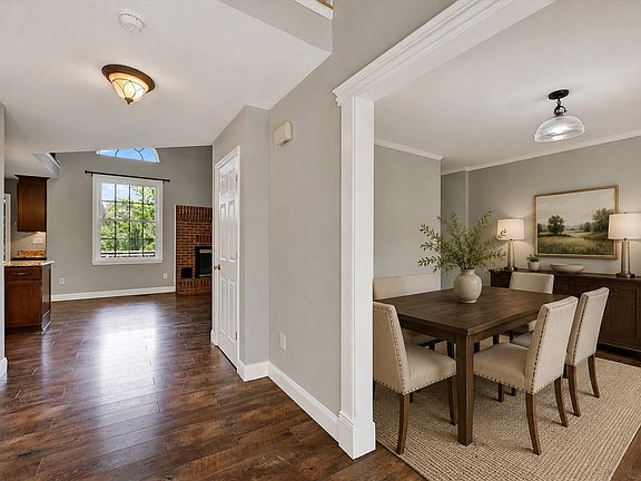 5th image of 24 Landau Dr