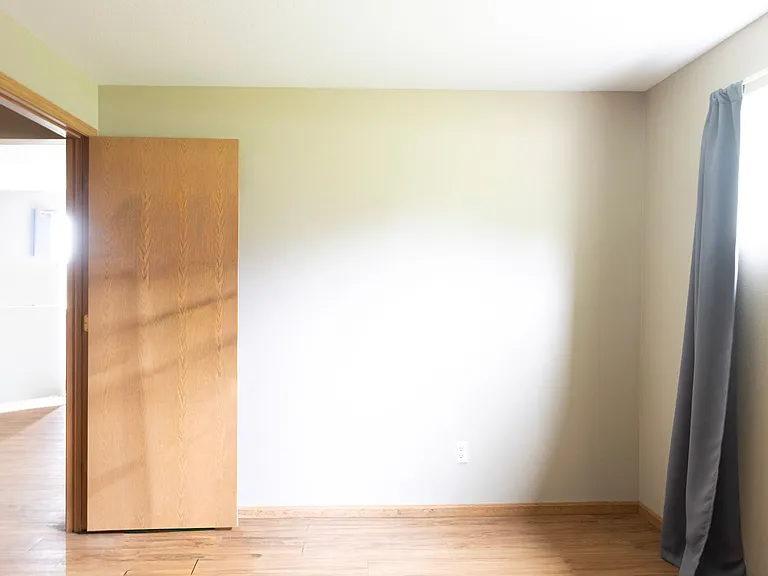 1017 E Benton St — Photo 2