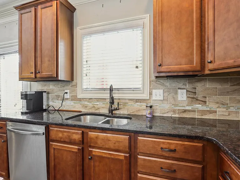 1029 Powers Ferry Rd SE — Photo 6