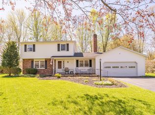 108 Brentwood Ln, Fairport, NY 14450