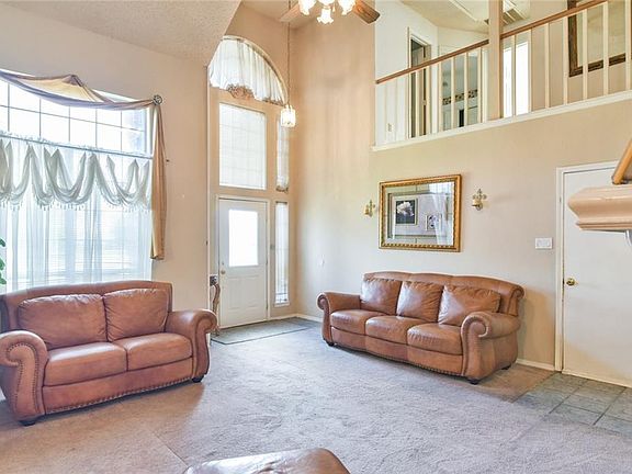 5th image of 12500 Summer Hill Dr