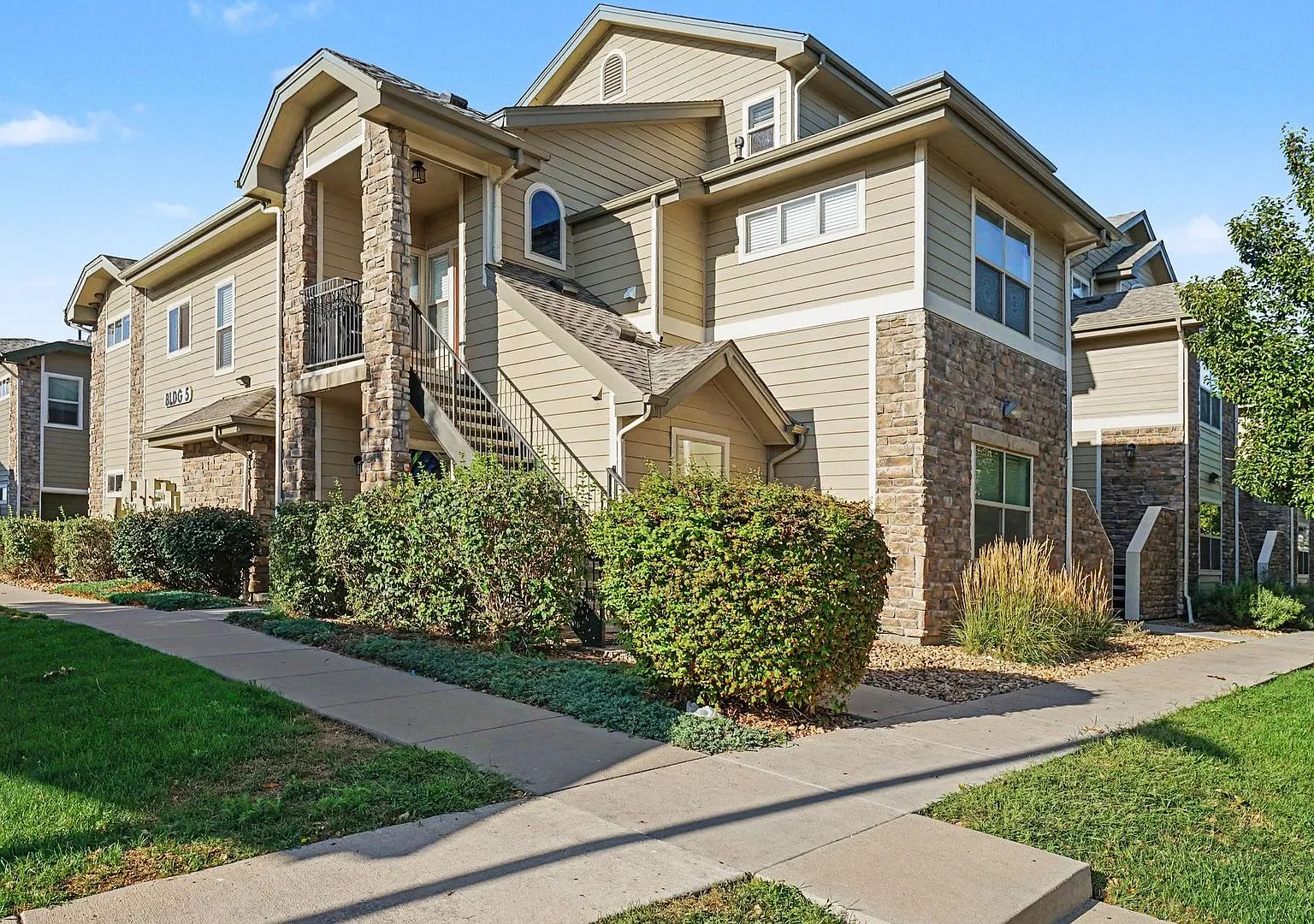 Spacious Ground-Level 2BR/2BA with 1-Car Garage & In-Unit Laundry — Photo 1