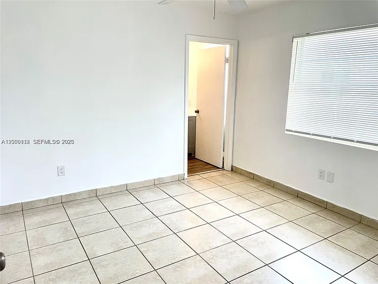 20044 SW 87th Pl #- — Photo 6