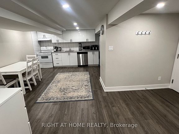 2nd image of 31 Northampton Dr