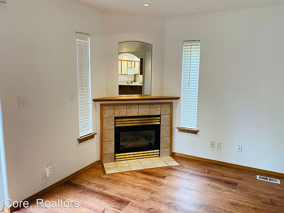3rd image of 758 SW Meadow Dr #11130062