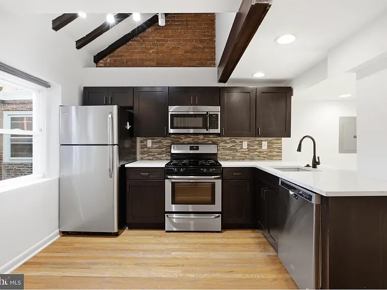 747-00 S 2nd St #Penthouse 3F — Photo 8