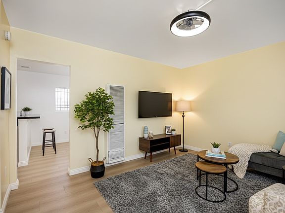 5th image of 3620 S Budlong Ave APT 4