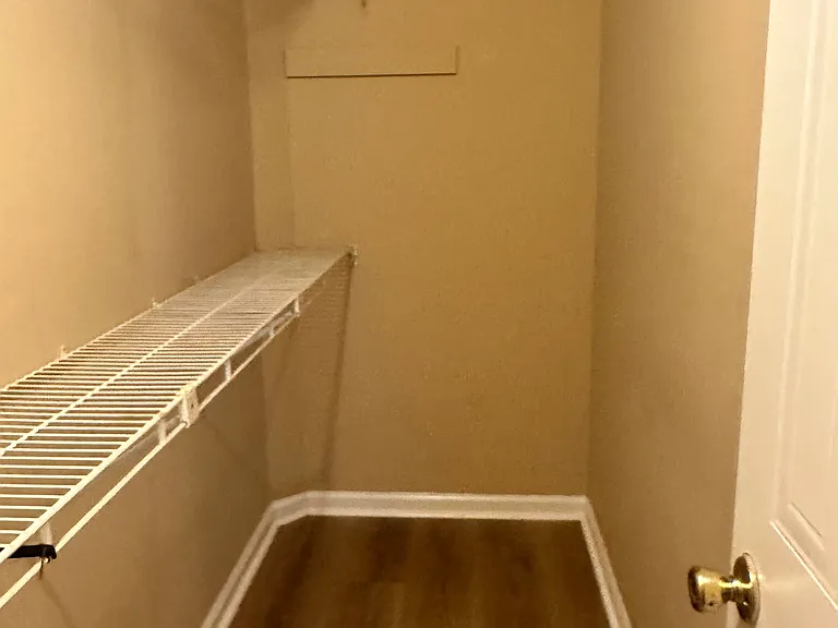 8034 S Bay Ct — Photo 6