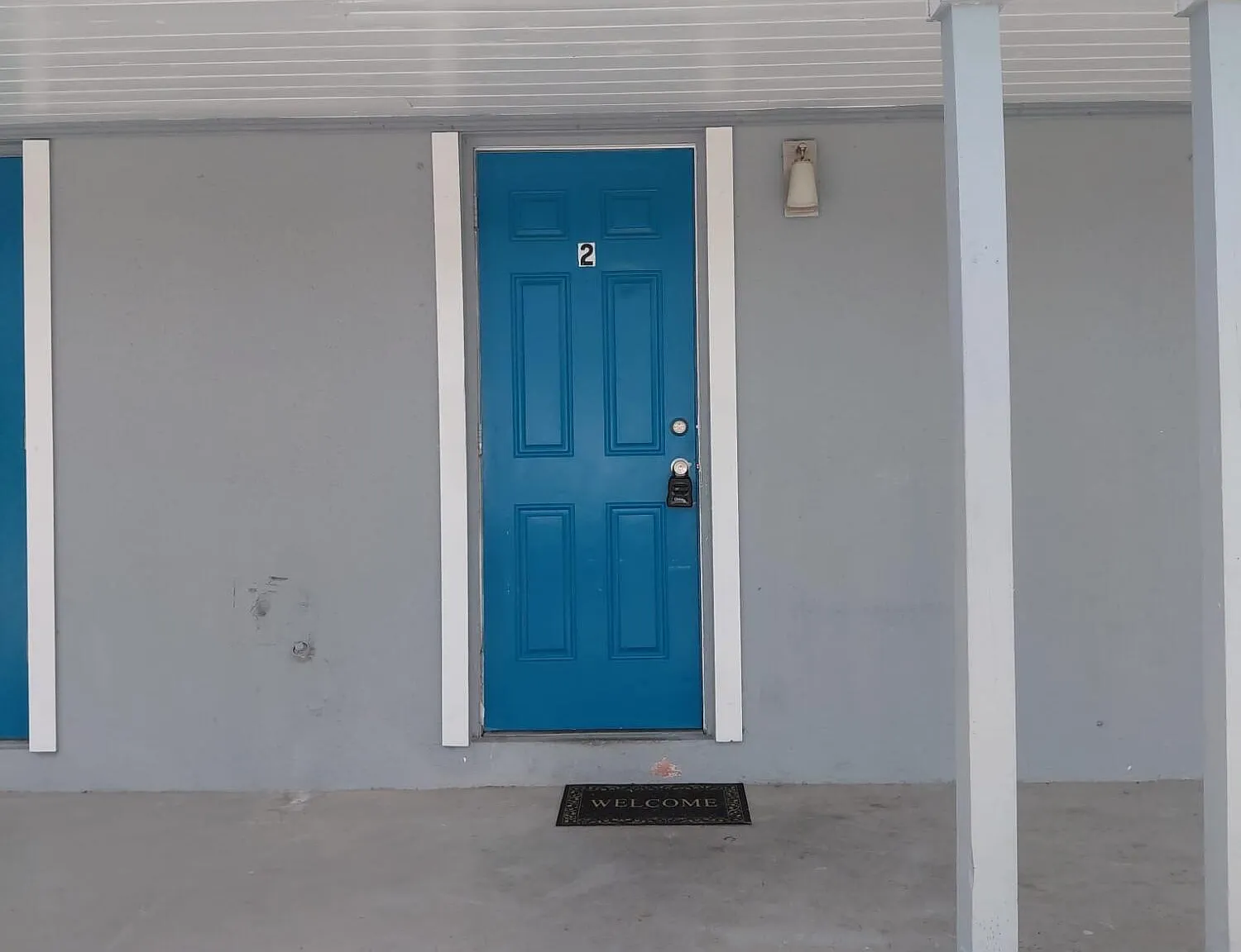 3 bed, 1.0 bath, 1934 sqft, $2,100 — Photo 2