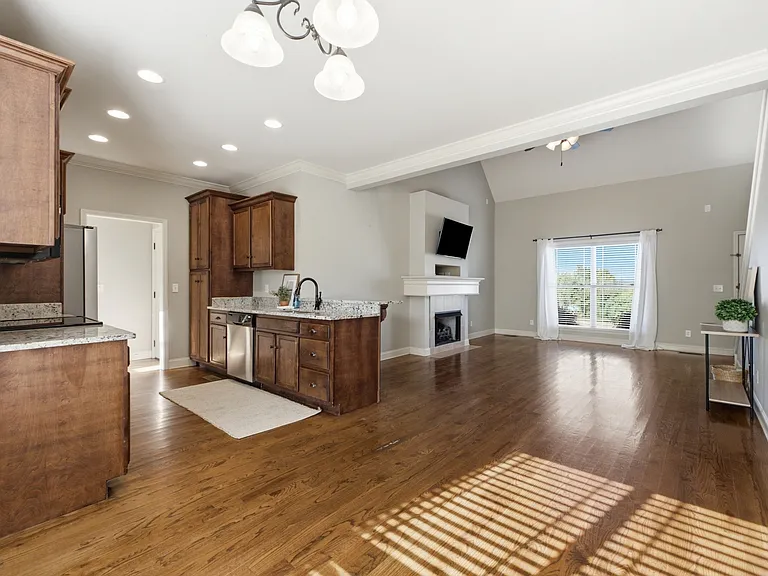 723 Windrush Loop — Photo 15